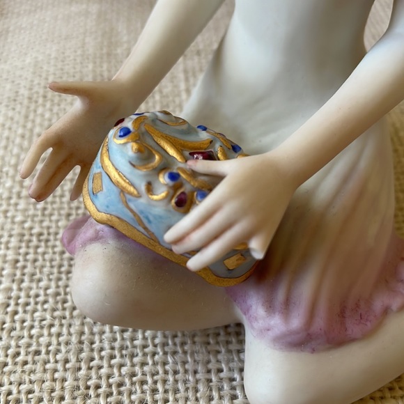 Vintage Cybis Girl with trinket chest Box porcelain figurine statue signed 1967 - Picture 3 of 9